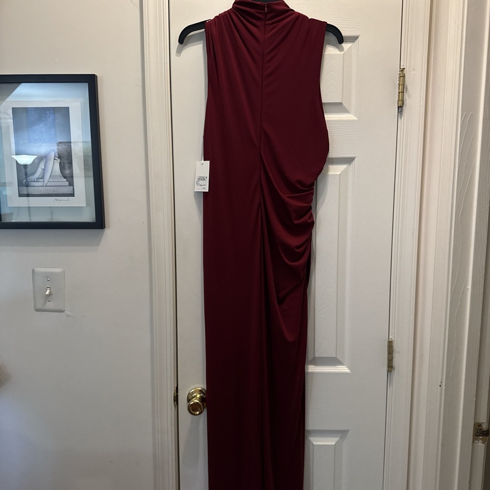 Chic Sleeveless Maxi Dress in Deep Burgundy
